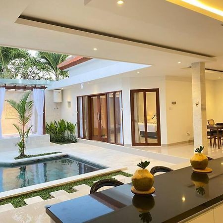 Villa Akmali Umalas 2Br With Private Pool & Jacuzzi Canggu  Bagian luar foto