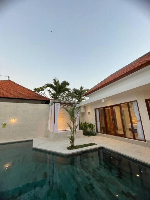 Villa Akmali Umalas 2Br With Private Pool & Jacuzzi Canggu  Bagian luar foto