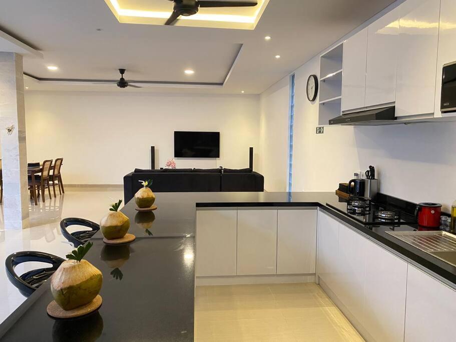 Villa Akmali Umalas 2Br With Private Pool & Jacuzzi Canggu  Bagian luar foto