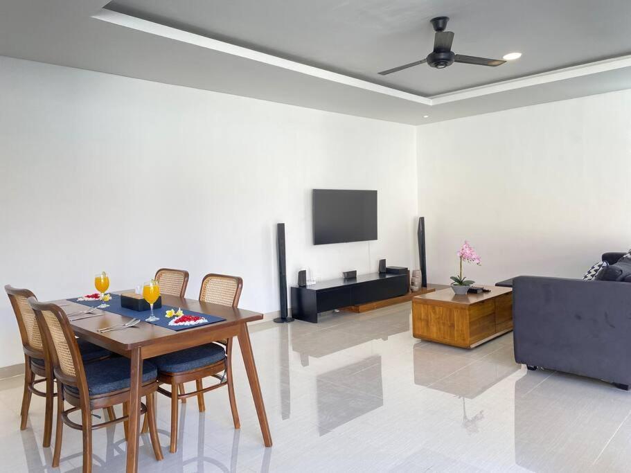 Villa Akmali Umalas 2Br With Private Pool & Jacuzzi Canggu  Bagian luar foto