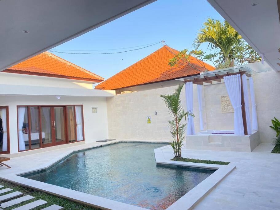 Villa Akmali Umalas 2Br With Private Pool & Jacuzzi Canggu  Bagian luar foto