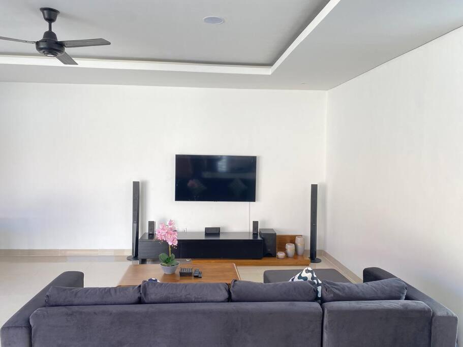 Villa Akmali Umalas 2Br With Private Pool & Jacuzzi Canggu  Bagian luar foto
