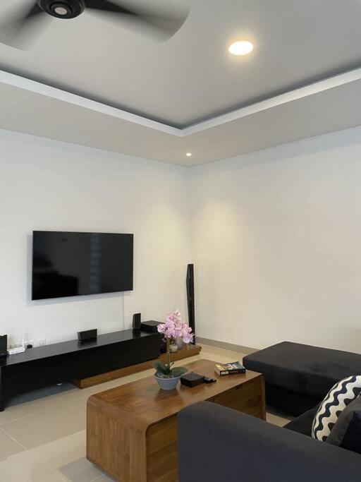 Villa Akmali Umalas 2Br With Private Pool & Jacuzzi Canggu  Bagian luar foto