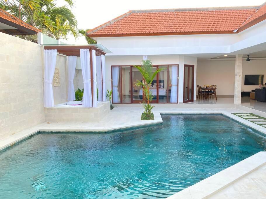Villa Akmali Umalas 2Br With Private Pool & Jacuzzi Canggu  Bagian luar foto