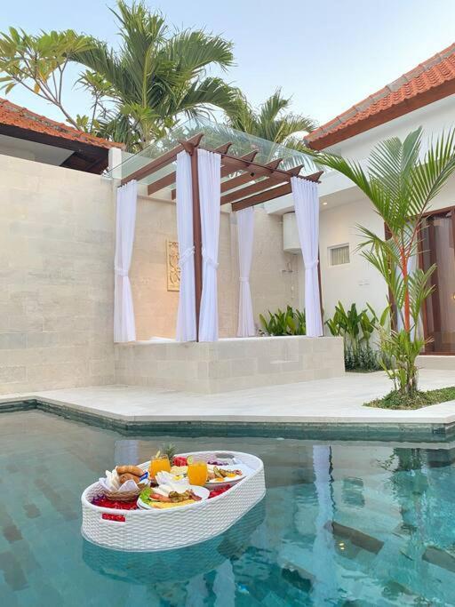 Villa Akmali Umalas 2Br With Private Pool & Jacuzzi Canggu  Bagian luar foto
