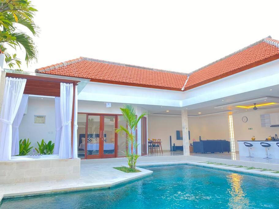 Villa Akmali Umalas 2Br With Private Pool & Jacuzzi Canggu  Bagian luar foto