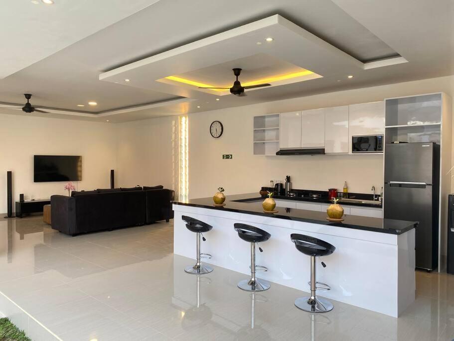 Villa Akmali Umalas 2Br With Private Pool & Jacuzzi Canggu  Bagian luar foto