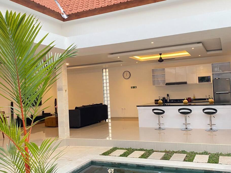 Villa Akmali Umalas 2Br With Private Pool & Jacuzzi Canggu  Bagian luar foto