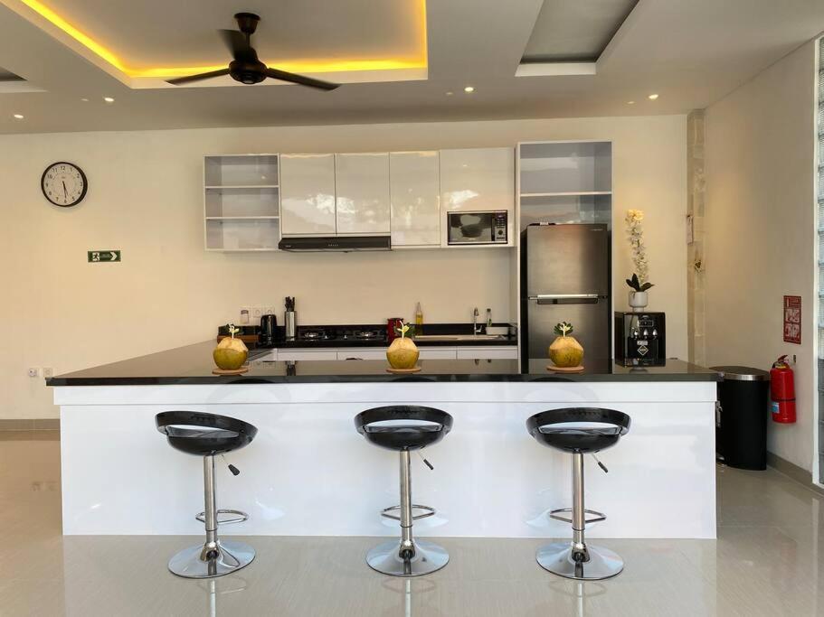 Villa Akmali Umalas 2Br With Private Pool & Jacuzzi Canggu  Bagian luar foto