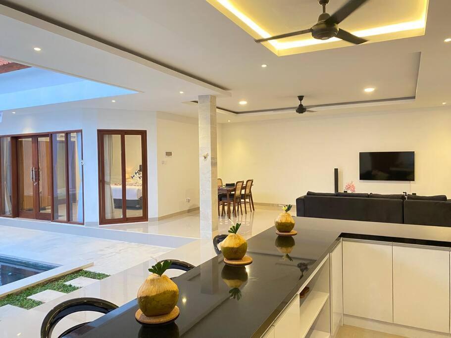 Villa Akmali Umalas 2Br With Private Pool & Jacuzzi Canggu  Bagian luar foto